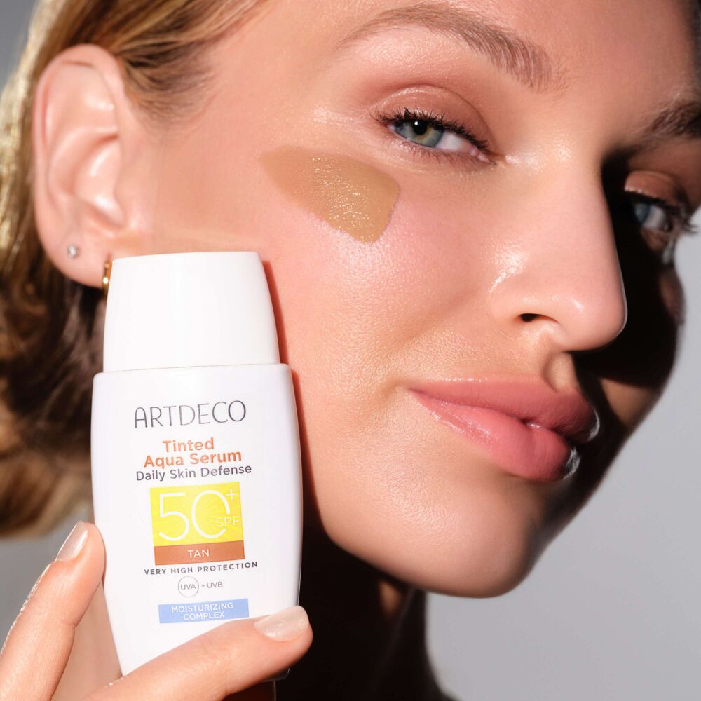 Tinted Aqua Serum Daily Skin Defense SPF50+
