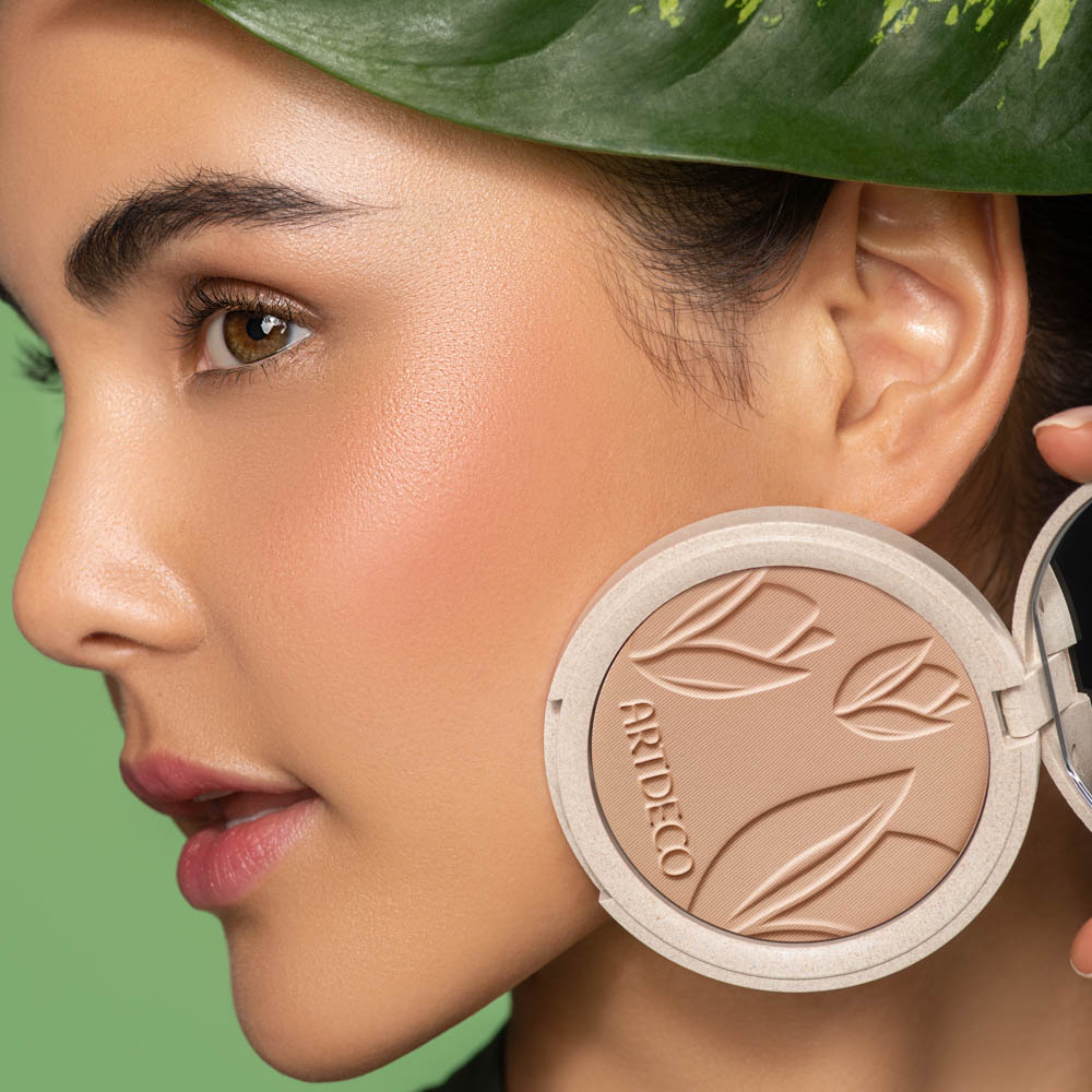 Natural Finish Compact Foundation