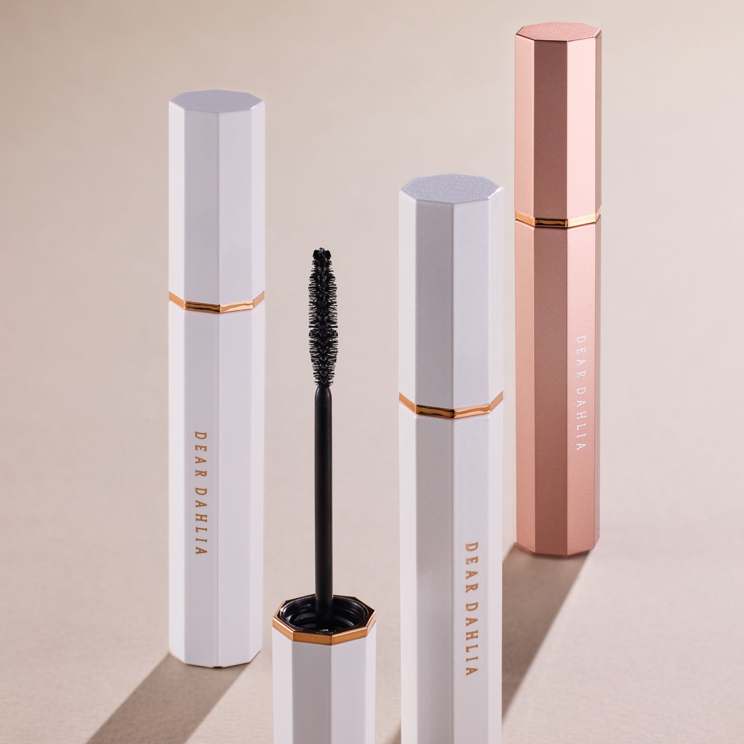 Paradise dream lash volumizing mascara