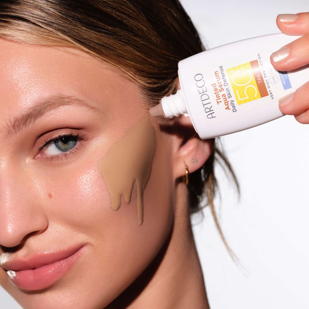 Tinted Aqua Serum Daily Skin Defense SPF50+